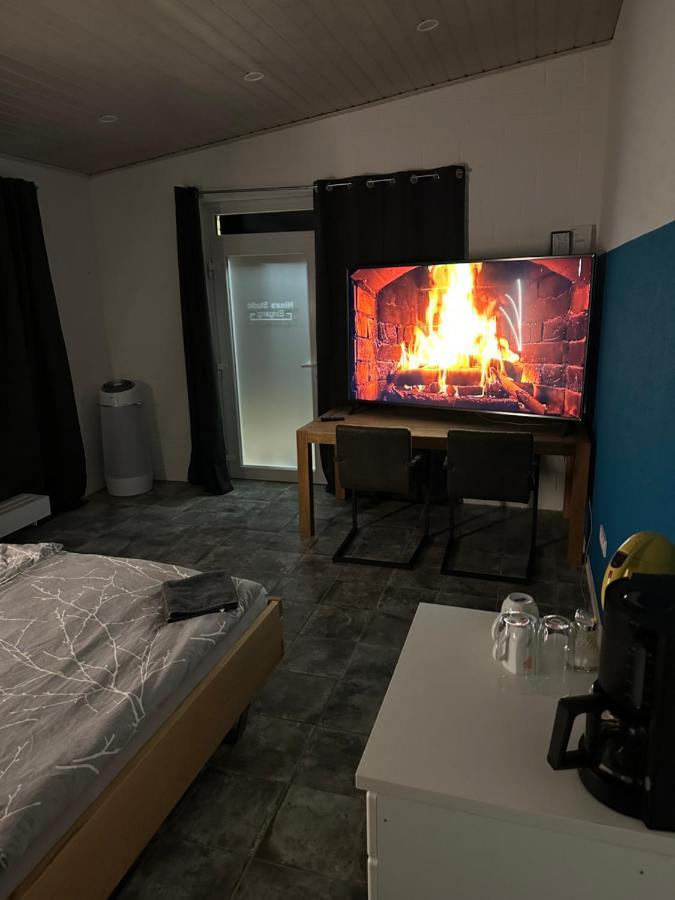Ubernachtungsmoglichkeit Und Monteurzimmer Apartment Hamdorf Exterior foto